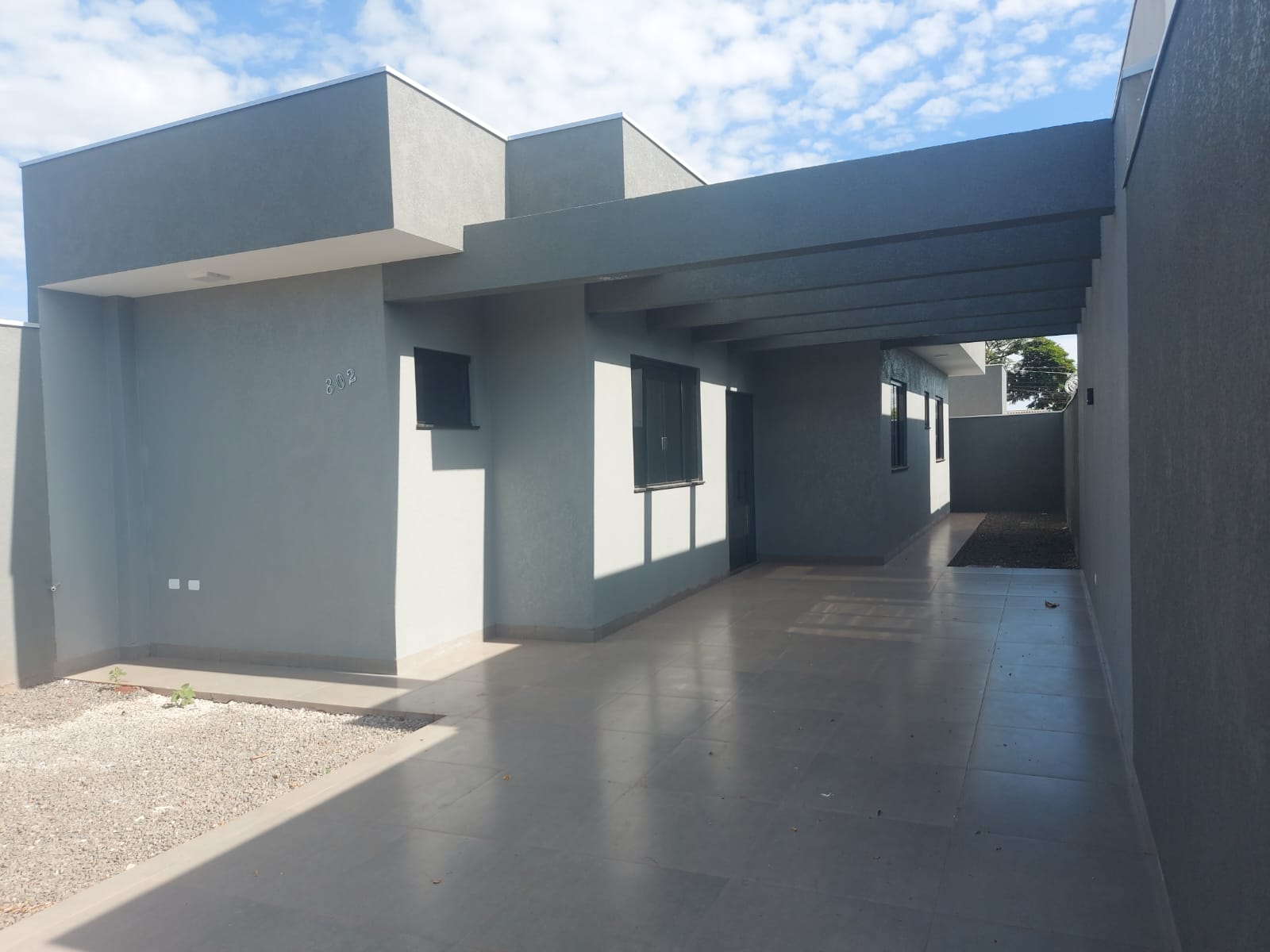 ALUGA-SE CASA EM PAIÇANDU/PR